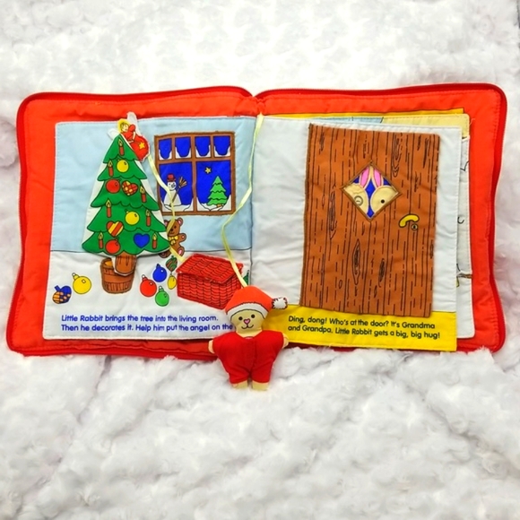 Vintage Little Rabbit's Christmas Red Cloth Zipper Book - Picture 4 of 10